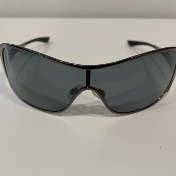 Oakley Liv Women Dark Chrome Polarized Sunglasses-NWOT main image 5